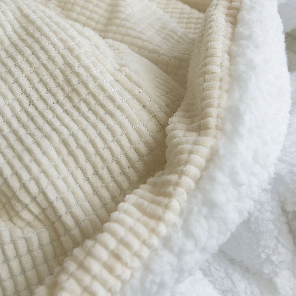 Ardor Avalon Cream 3 Pcs Velvet Comforter Set with Sherpa Reverse Queen/King